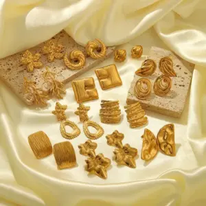 Wholesale 201 Stainless Steel 304 Stainless Steel Horns Coral Electroplating Stone-Free Imitation Gold Streetwear Plating Ear Studs