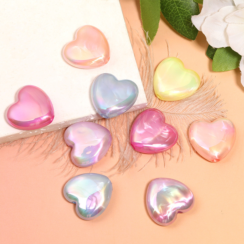 Wholesale New heart-shaped, colorful, open-hole beaded acrylic beads for DIY mobile phone chains, keychains, and jewelry aessories.