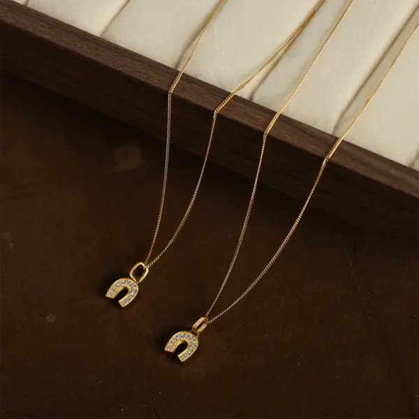 Wholesale 304 Stainless Steel Geometric PVD Coated Rhinestones 18K Gold Plated Elegant Simple Style Plating Inlay White Gold Pendant Necklace