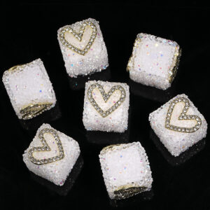 Heart - White / 17mm