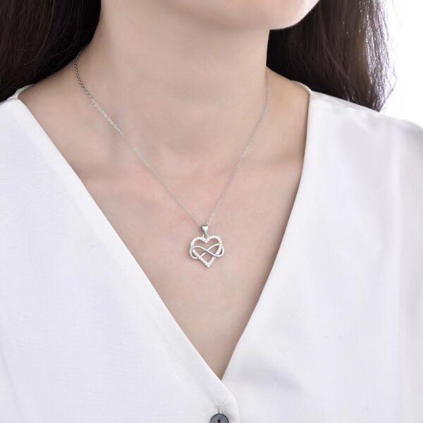 Wholesale European and American Cross-border Niche Advanced Sense 8-character Love Diamond Pendant Amazon Same Style Infinite Love Necklace Women's Collarbone