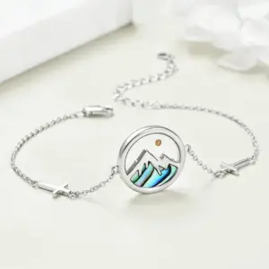 Green shellfish bracelet