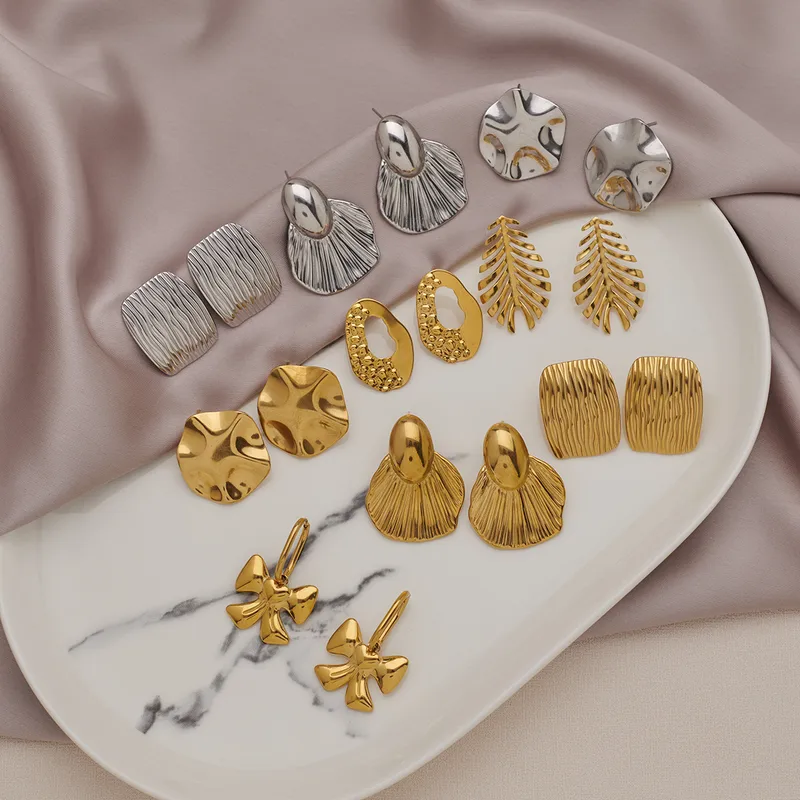Wholesale PVD Coated 18K Gold Plated Square Bow Knot Shell 304 Stainless Steel Vintage Style Exaerated Waterproof Non Tarnish Ear Studs