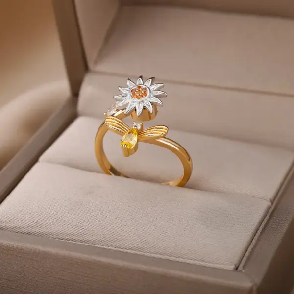 Wholesale Unique Design Rotatable Small Sunflower Ring 18K Gold Plated Stress Relief Style Birthday Festival Gift Elegant Classical Romantic Modern Sweet