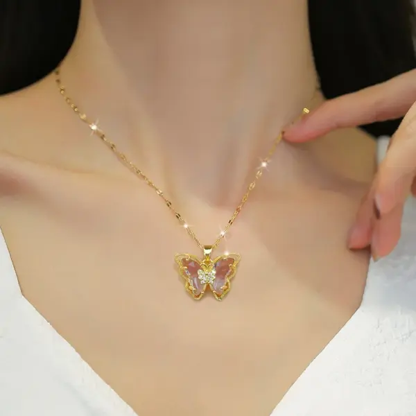 Wholesale Golden Plated 304 Stainless Steel Electroplating Zircon Butterfly Modern Style Pendant Necklace For Women'S