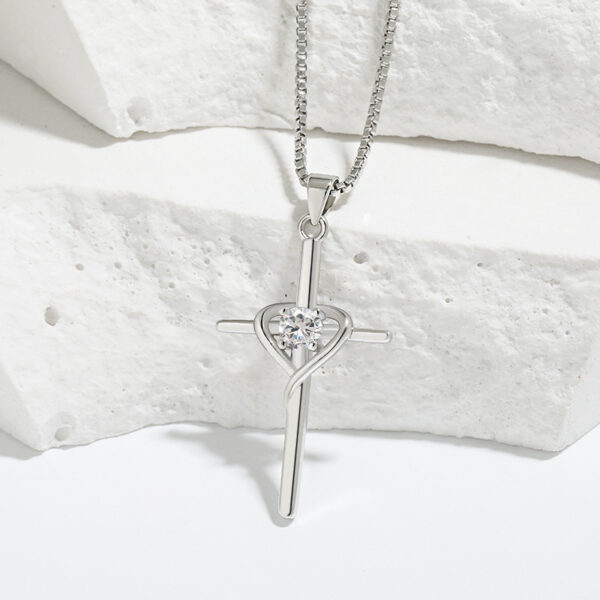 oly-e4f2f17121825a573b4d5a8bcaef08b4 Wholesale heart-shaped twee contion stone clavicle chain retro cold wind faith cross necklace