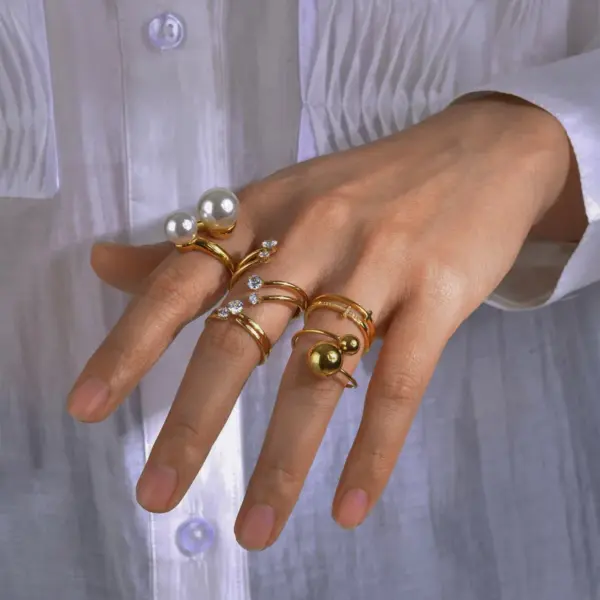 Wholesale PVD Coated Real Gold Plated 18K Gold Geometric 201 Stainless Steel IG Style Vacation Simple Style Waterproof Non Tarnish Rings