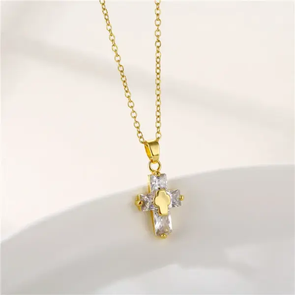 Wholesale Water Plating Vacuum Real Gold Plated 18K Sun Heart Shape Whale 304 Stainless Steel Titanium INS Style Waterproof Non Tarnish 201 Pendant Necklace