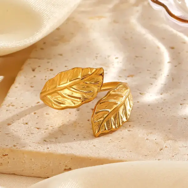 Wholesale Ion Plating (IP) 18K Gold Plated Leaves 304 Stainless Steel Classic Style IG Style Waterproof Non Tarnish Open Rings