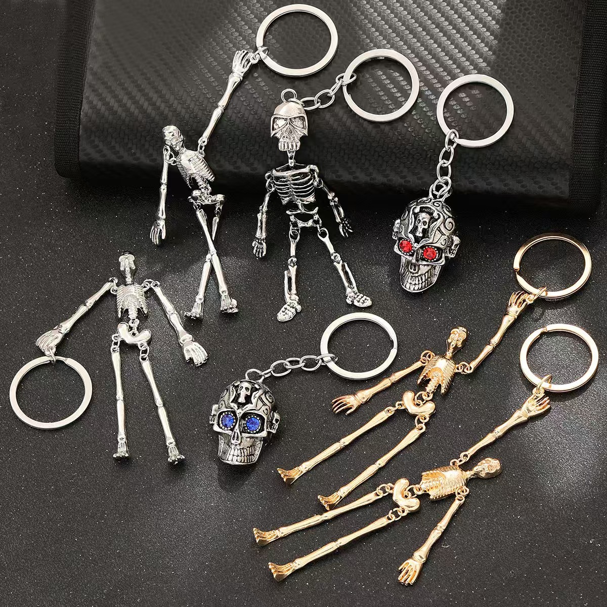 Wholesale New European and American cross-border hot titanium steel skull personality necklace retro men's hip-hop alloy pendant