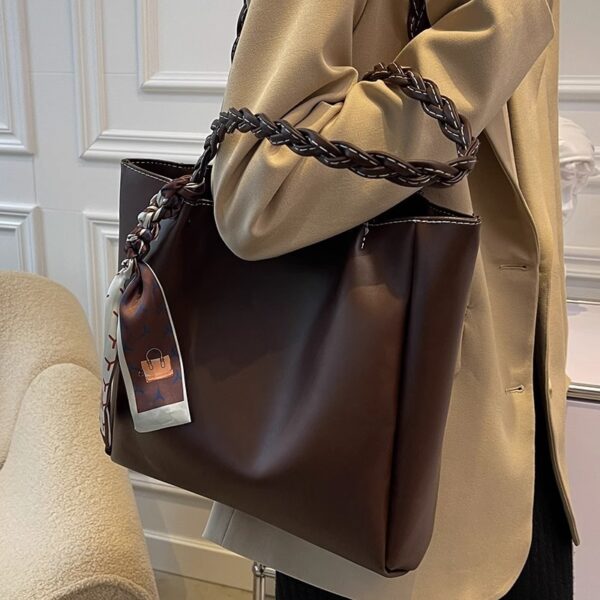 Wholesale Large Bag Women's Large Capacity Bag 2023 New High-end Sense Niche Shoulder Bag College Students' Class Commuter Tote Bag