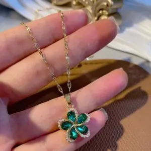 H222 Titanium Steel Chain Copper Micro Inlay Pendant