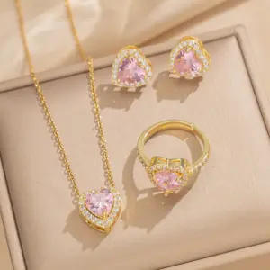 8852 Pink Heart-Shaped Zircon Three-Piece Set