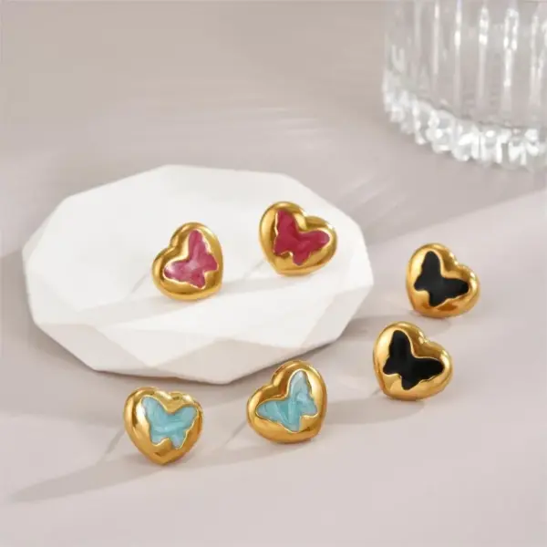 Wholesale PVD Coated 18K Gold Plated Heart Shape Stainless Steel Cute Waterproof Non Tarnish Ear Studs