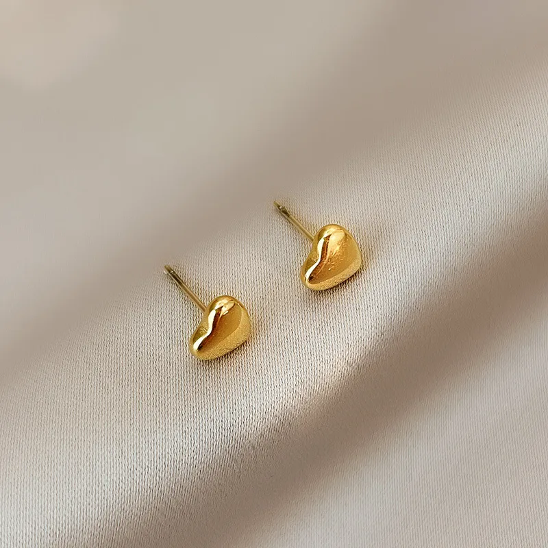 Wholesale Simple Style Heart Shape Titanium Steel Plating Ear Studs 1 Pair