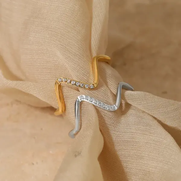 Wholesale Ion Plating (IP) Real Gold Plated 16K Gold White Gold Plated Gold Plating Waves Solid Color 316 Stainless Steel Casual Waterproof Non Tarnish Rings