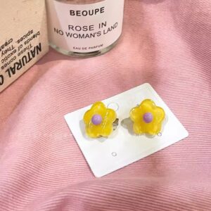 small yellow flower ear clip