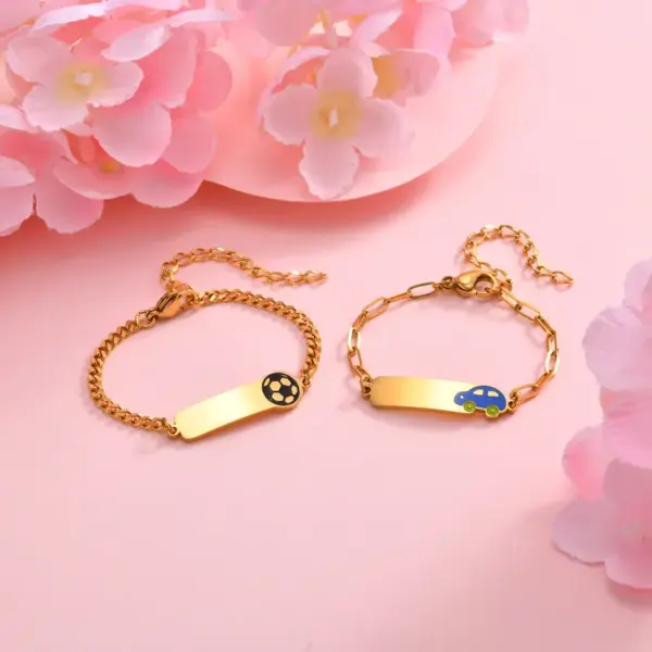 Wholesale PVD Coated Real Gold Plated 18K Gold Car Football 304 Stainless Steel Cute Simple Style Waterproof Non Tarnish 304 Stainless Steel Bracelets