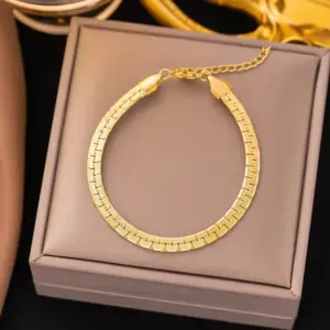 Embossed Blade Chain Bracelet / Gold