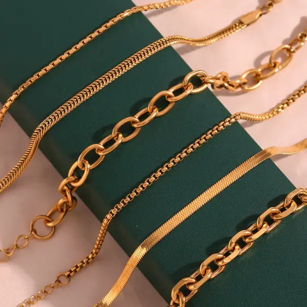 Wholesale 304 Stainless Steel Oval Solid Color PVD Coated 18K Real Gold Plated Simple Style Classic Style Waterproof Non Tarnish Plating Gold Bracelets