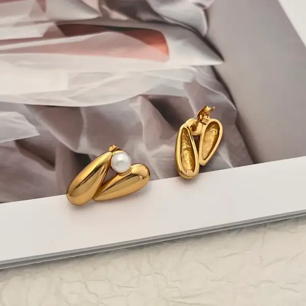 Wholesale Vintage Style Simple Style Geometric Heart Shape Mixed Metal 304 Stainless Steel 18K Gold Plated Ear Studs