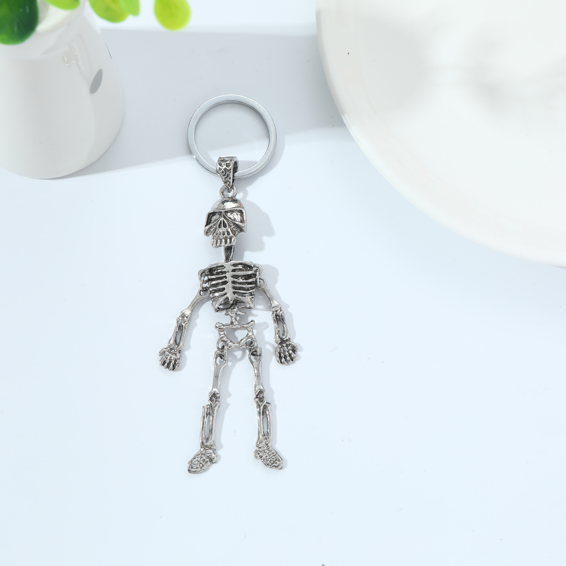 Wholesale Easter gift niche metal decorations skull keychain pendant pendant holiday small gift