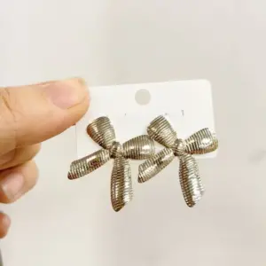 Steel Color Earrings 039 / 18k