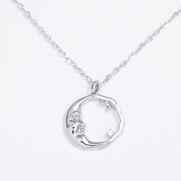 Wholesale New Retro Niche Jewelry Star Moon Diamond Pendant Necklace Fashion Design High-end Clavicle Chain Women