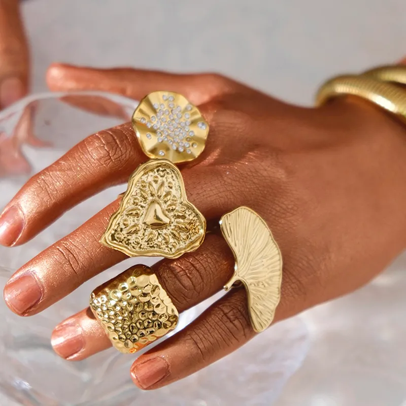 Wholesale PVD Coated 14K Gold Real Gold Plated Heart Shape Ginkgo Leaf 304 Stainless Steel Simple Style Classic Style Waterproof Non Tarnish Rings Bra
