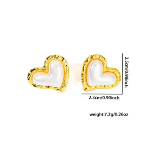Heart pearl stud earrings
