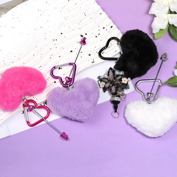 oly-e6e4a7575a0d883b62e8785490f78225 Wholesale Heart-shaped m-m keychain with colorful plush beads