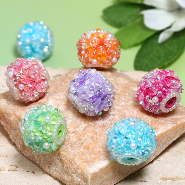 Wholesale Bow-shaped pearl and rhinestone beaded necklace