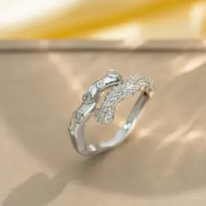 J98 Silver Twisted Snake