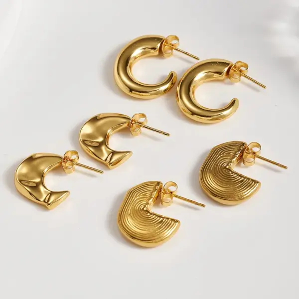 Wholesale Vintage INS Style European And American 304 Stainless Steel Striped Concave-Convex C-shaped Earrings Basic Simple Style Imitation Gold Plated Water Plated