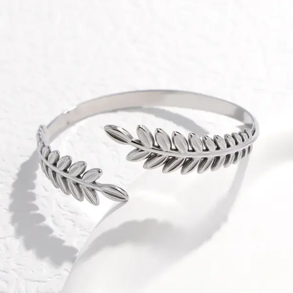 Wholesale Fashion Grain 304 Stainless Steel 18K Gold Plated Stainless Steel Bracelets In Bulk