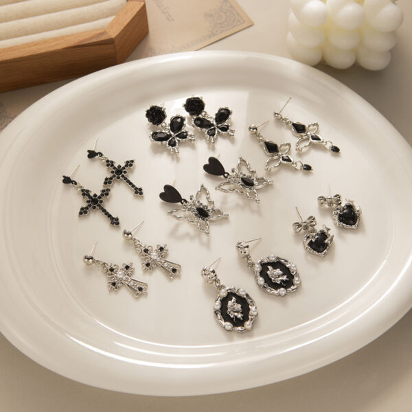 Wholesale Cyberpunk Face Dark Ear Metal Trendy Flash Pearl Cross Diamond Butterfly Earrings