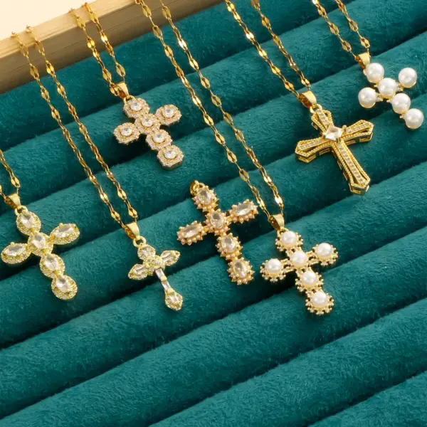 Wholesale PVD Coated 18K Gold Plated Real Gold Plated Cross Round Heart Shape 304 Stainless Steel Elegant Luxurious Waterproof Non Tarnish 304 Stainless Steel Pendant Necklace