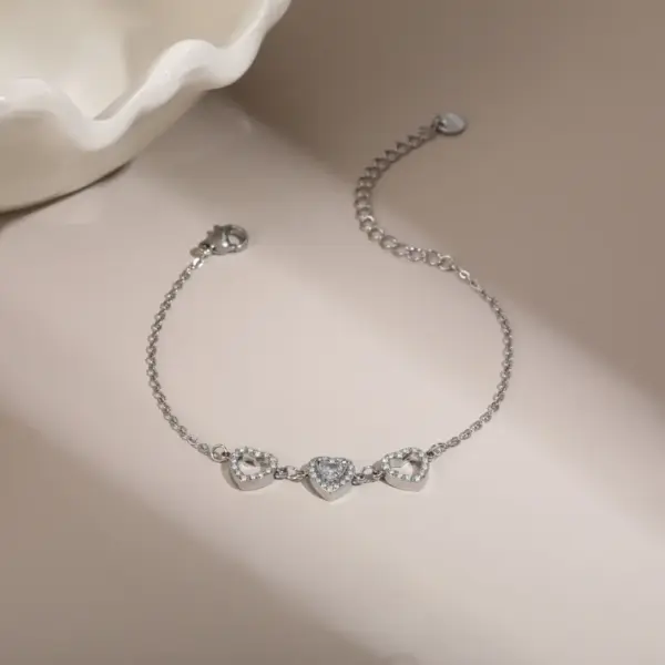 Inlaid Diamond Petite Titanium Steel Bracelet 304 Stainless Steel Non-fading Jewelry For Women