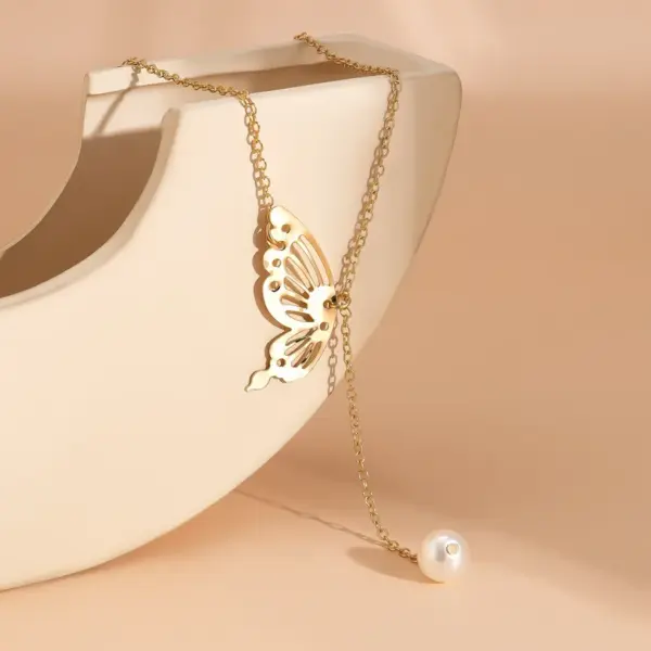 Wholesale 304 Stainless Steel Butterfly PVD Coated 18K Real Gold Plated Cute Sweet Waterproof Non Tarnish Plating O-shaped Chain Gold Pendant Necklace