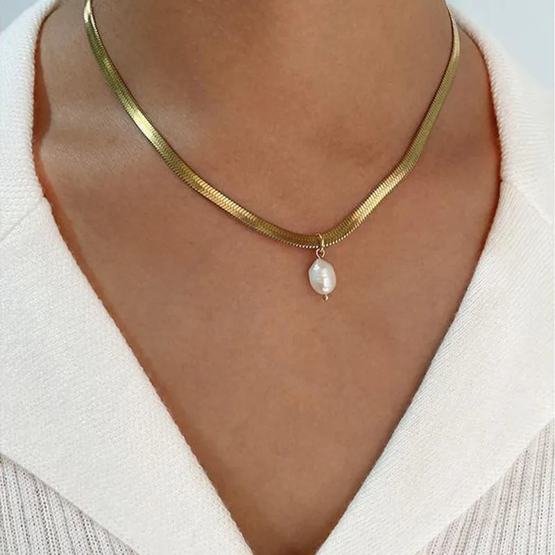 Wholesale 304 Stainless Steel Geometric PVD Coated Real Gold Plated Simple Style Classic Style Waterproof Non Tarnish Plating Gold Pendant Necklace