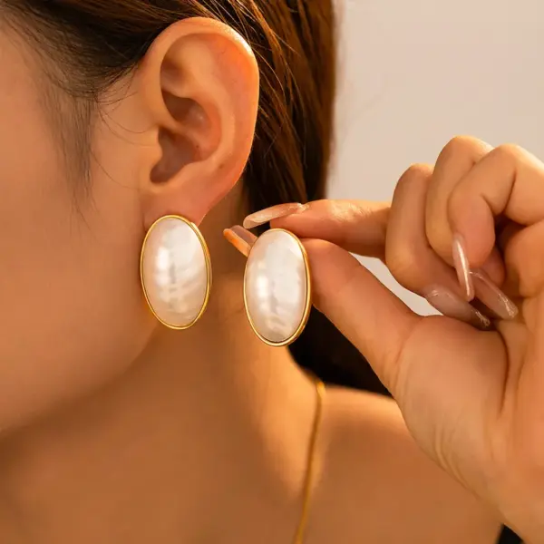 Wholesale 304 Stainless Steel Geometric PVD Coated Fritillary Real Gold Plated Elegant Classical Simple Style Waterproof Non Tarnish Inlay Rings Earrings Necklace