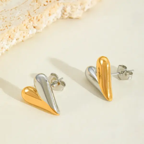 1 Pair Casual Simple Style Classic Style Heart Shape Plating Three-dimensional 304 Stainless Steel 14K Gold Plated Stainless Steel Earrings