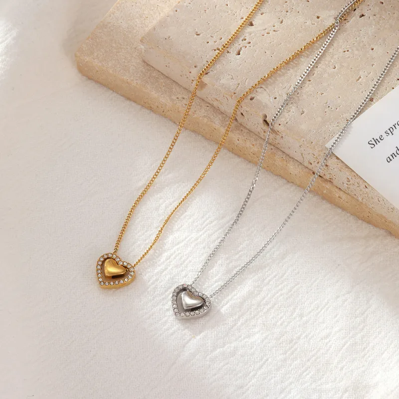 Wholesale Ion Plating (IP) 18K Gold Platinum Real Plated Heart Shape 304 Stainless Steel Vintage Style Sweet Waterproof Non Tarnish Pendant Necklace