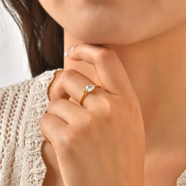 Wholesale Ladies Versatile Geometric Stainless Steel Rings Gold Plated Waterdrop Zirconia Ring Fashionable Accessory For Women