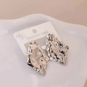 Steel Color Earrings 004 / 18k