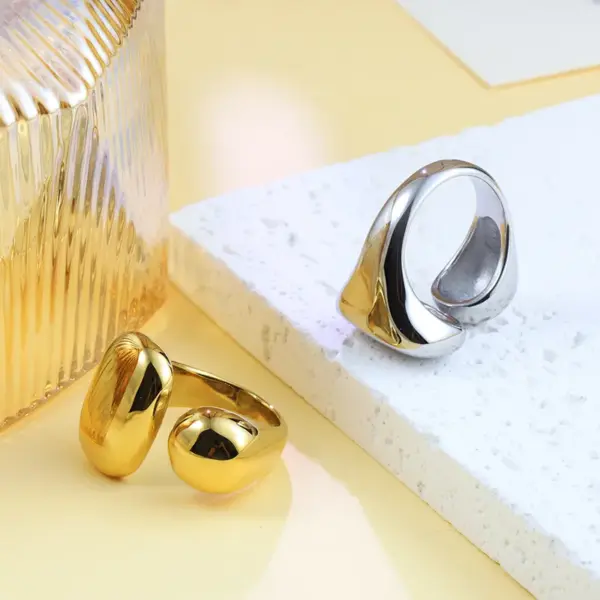 Wholesale 304 Stainless Steel Round Dots PVD Coated 18K Real Gold Plated Vintage Style Simple Style Roman Style Waterproof Non Tarnish Handmade Plating Gold Rings