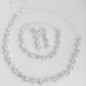 482 Three-Piece / White