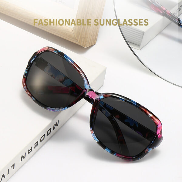 oly-e882e3db3700778f4f6f030e7a0f6892 Wholesale larized Sunglasses Fashion Sunglasses for Women Retro Trendy Exrt Classic Glasses Frame Wholesale 8158 Myopia