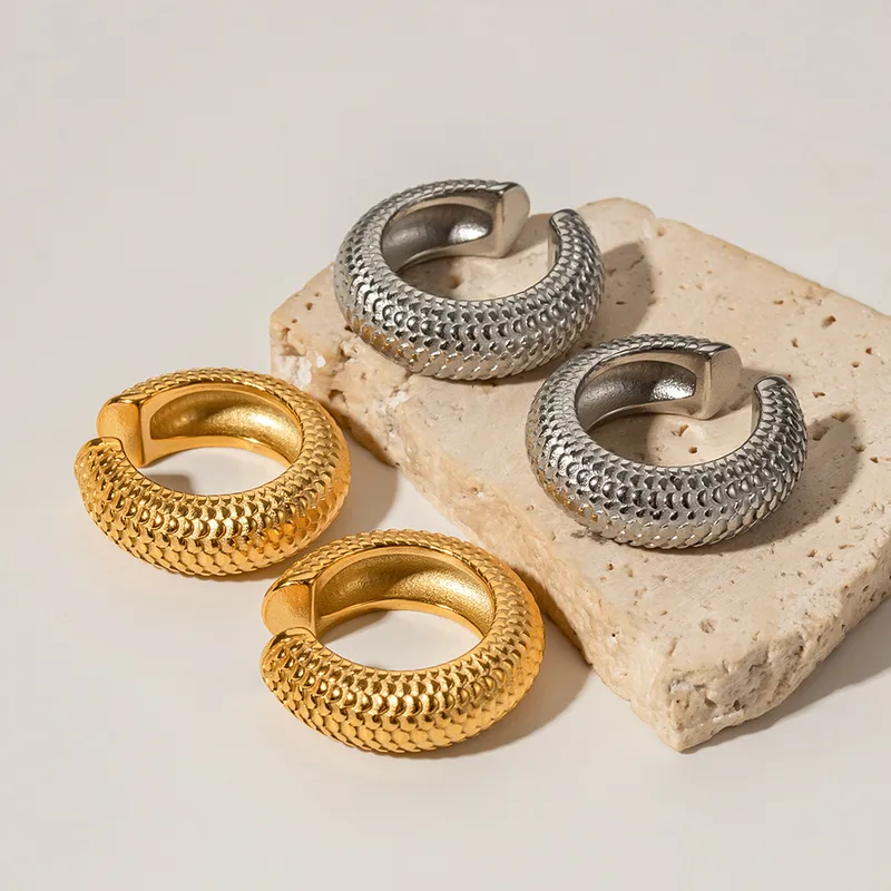 Wholesale 1 Pair Elegant Classic Style C Shape Fish Scale Plating 316 Stainless Steel Ear Clips