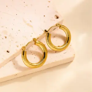 EH0113 Earrings / Gold
